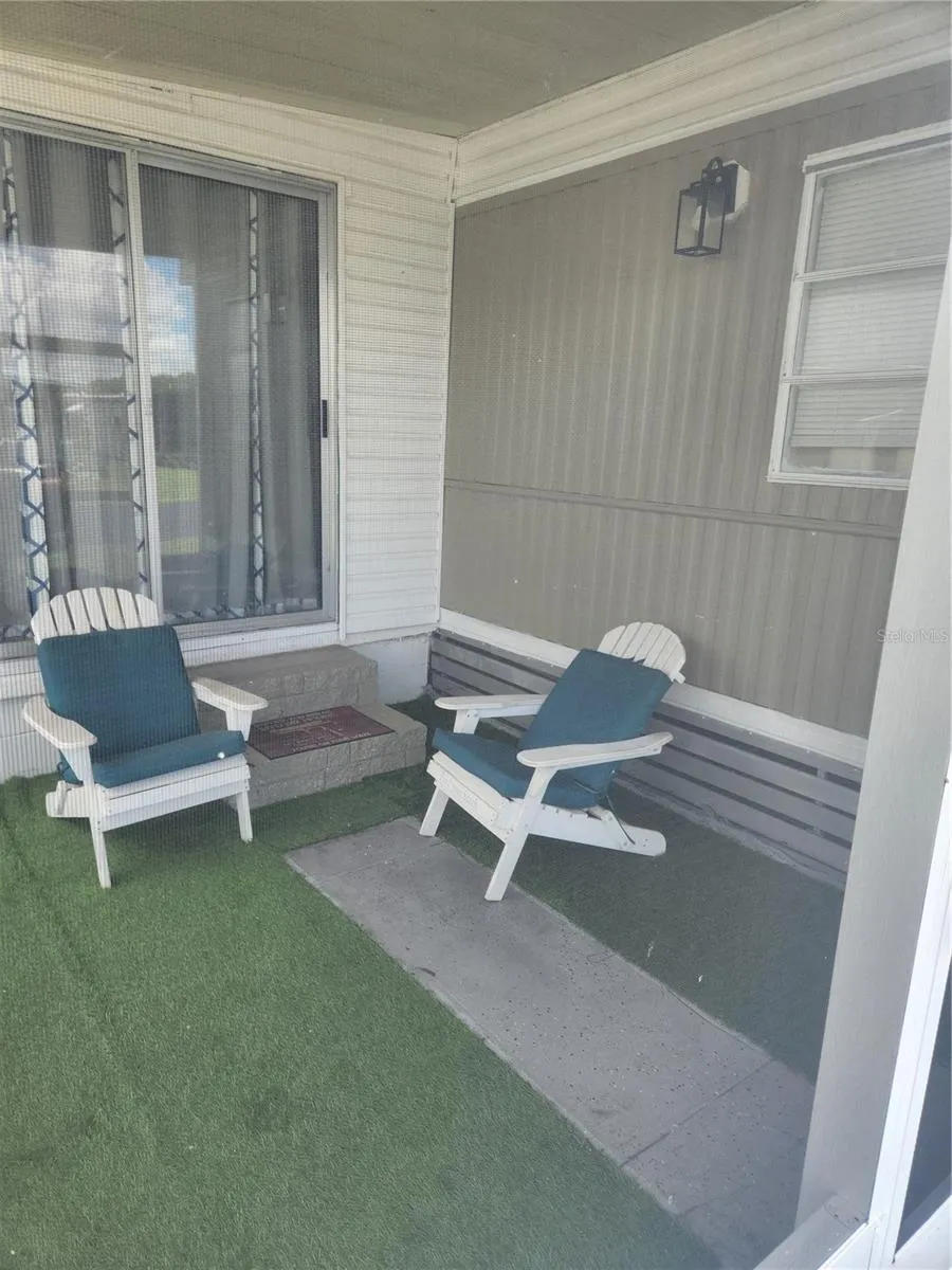 Screened in lanai