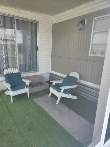 Screened in lanai