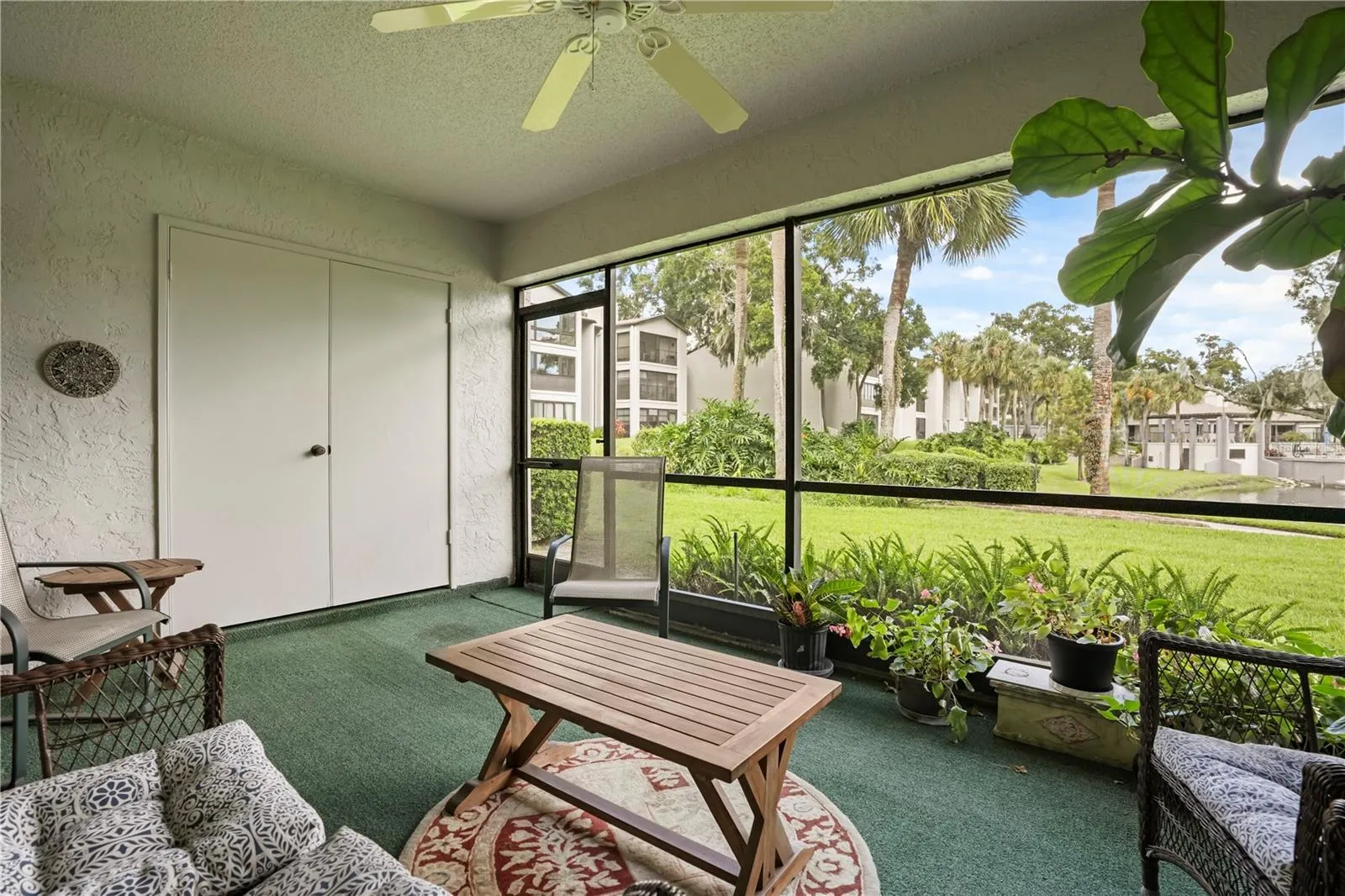 Spacious Lanai
