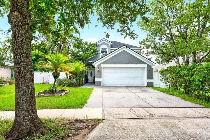 With its PEACEFUL LAKE VIEW, flexible two-story floor plan and convenient Orlando location, this property offers SPACE TO SPREAD OUT while keeping you close to everything Orlando has to offer.