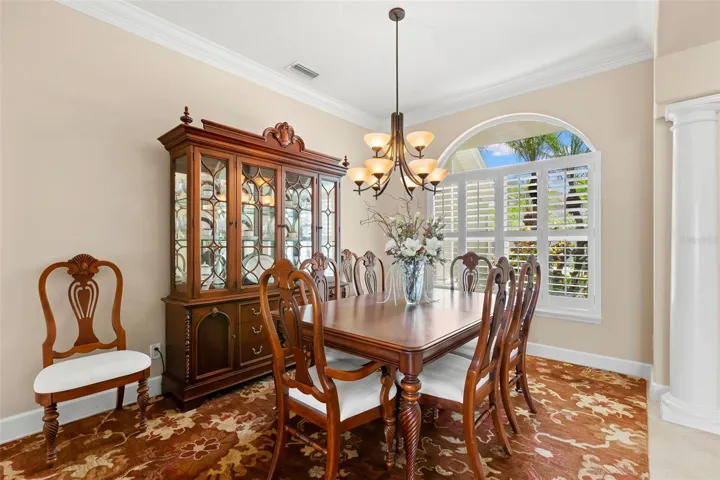 Dining Room comfortably seats 8 or even 10