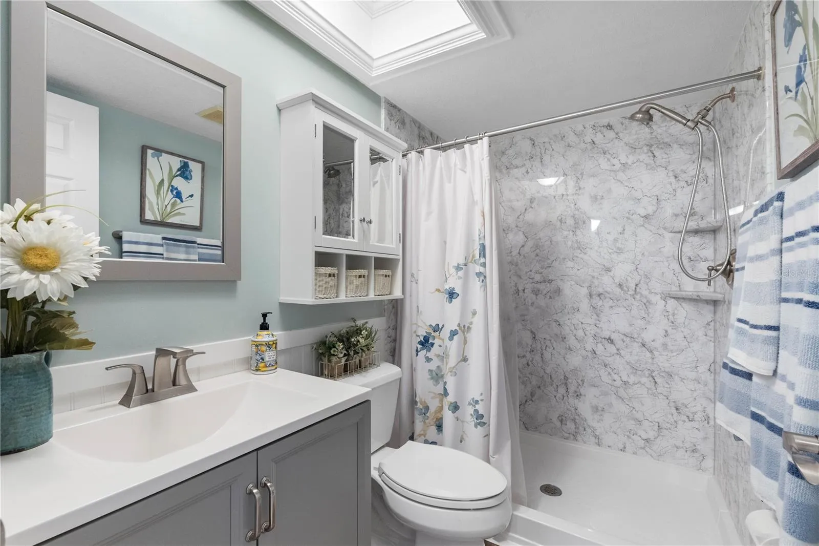 Mid-Level Bath