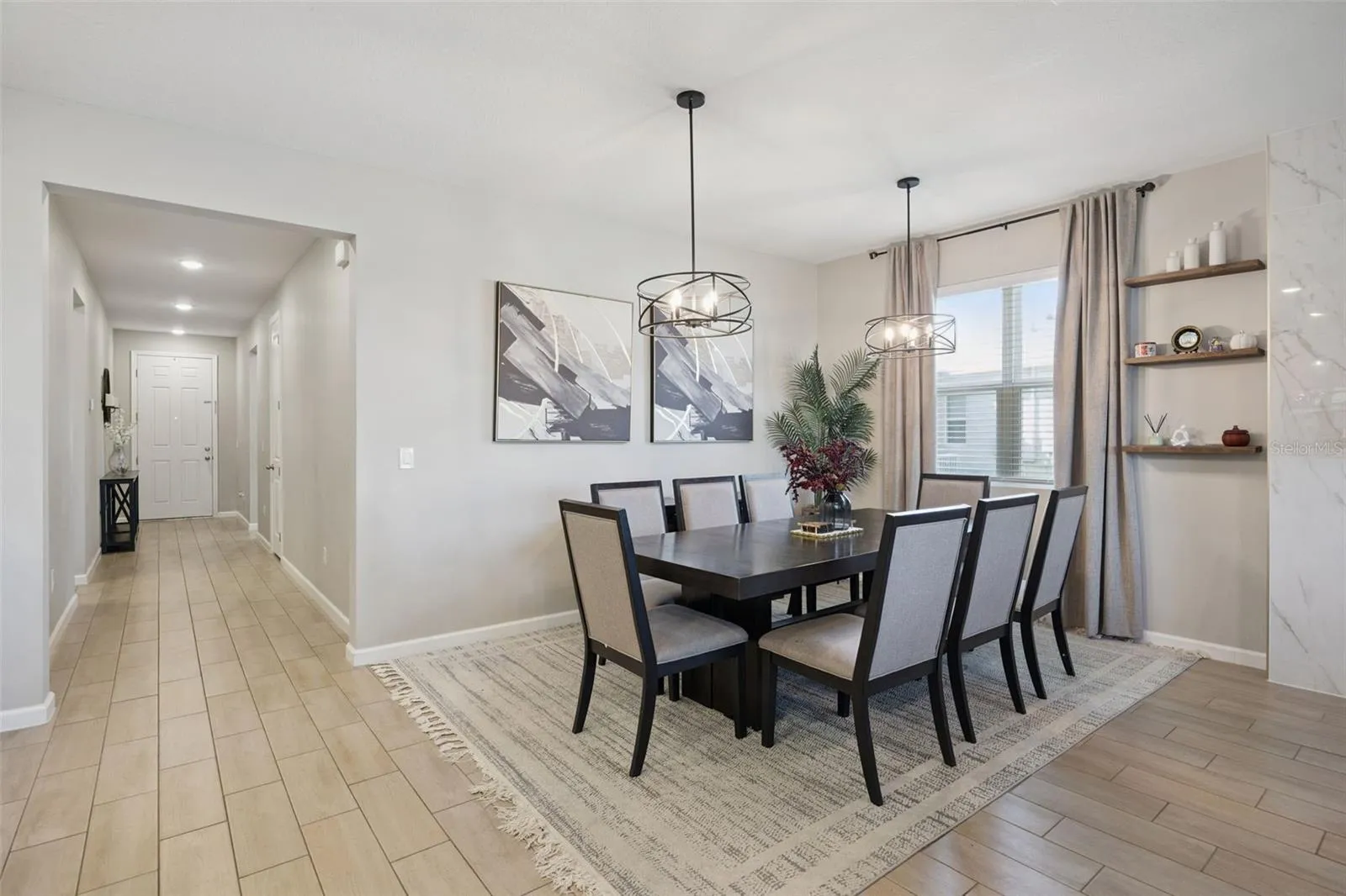 Dining Room / Hallway