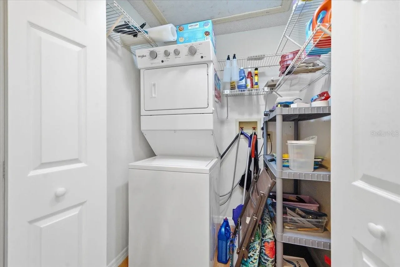 Stackable washer/dryer