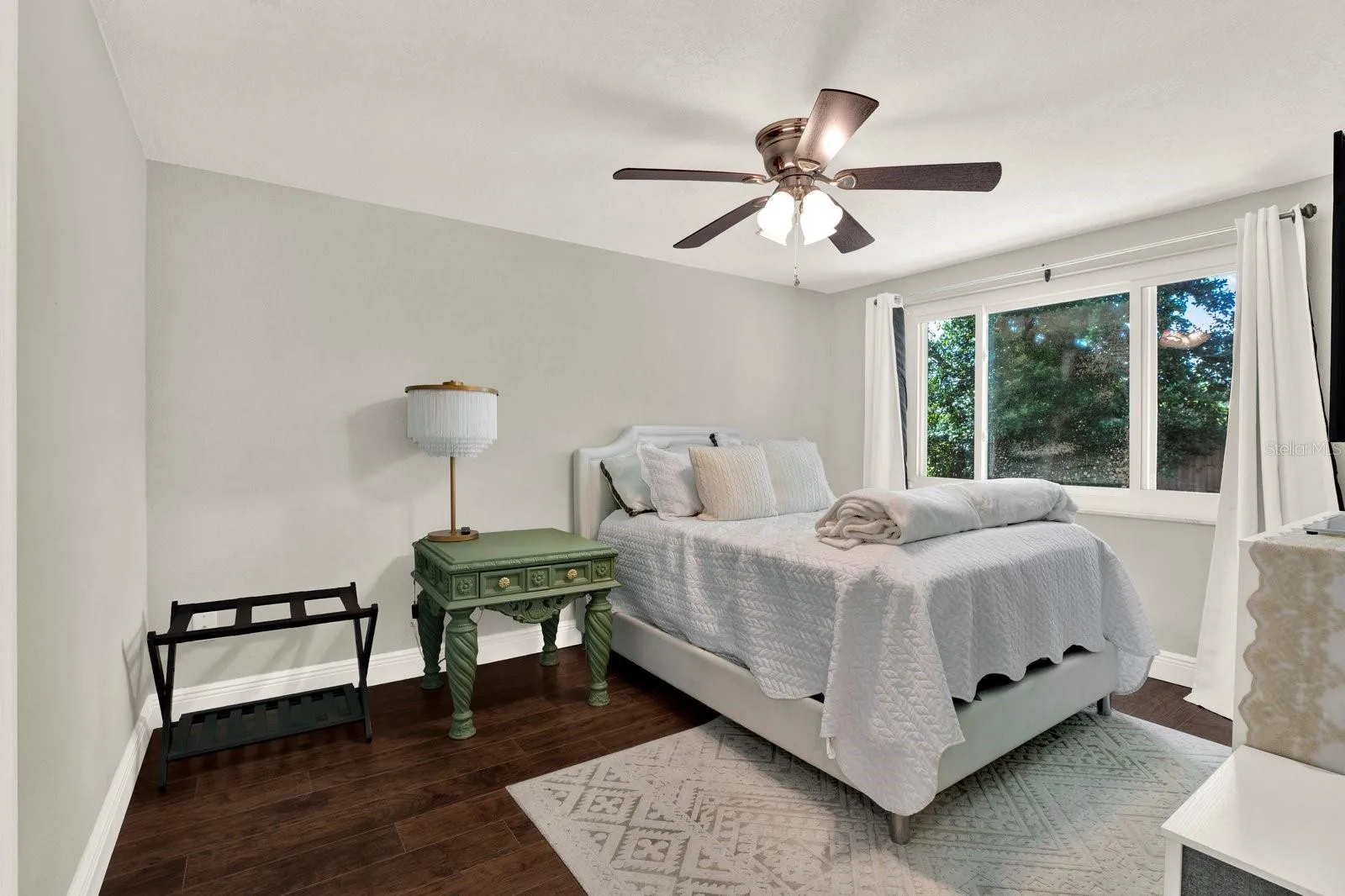 Secondary bedroom
