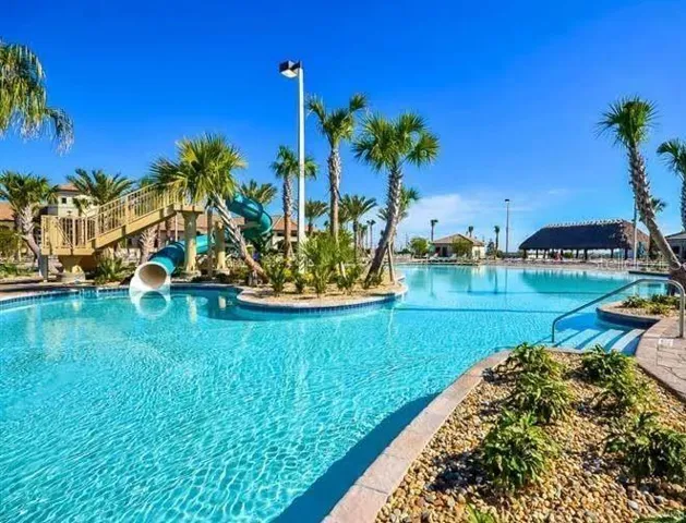 Oasis Lazy River