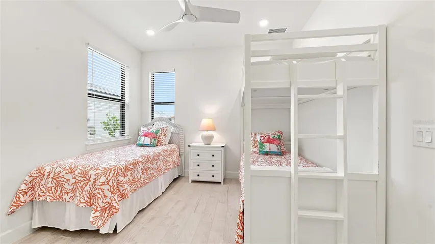 Den (3rd bedroom)