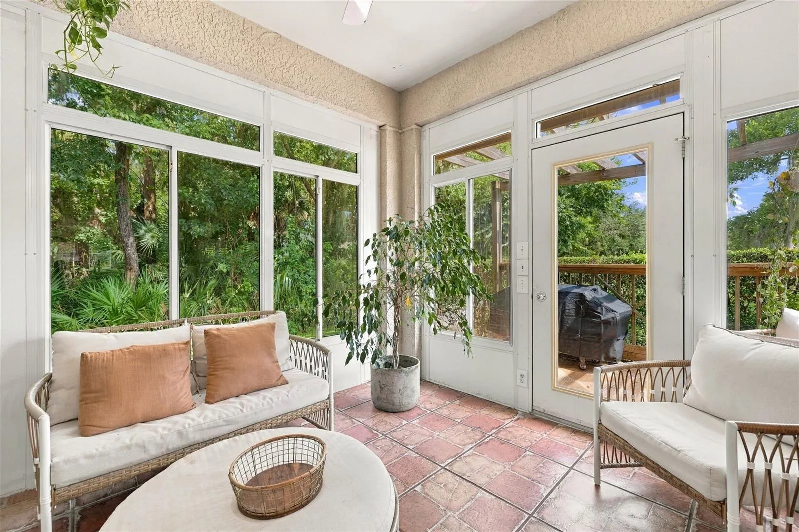 Covered/Enclosed Rear Porch