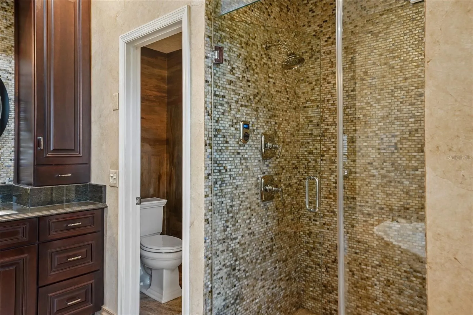 Primary En-suite Bathroom