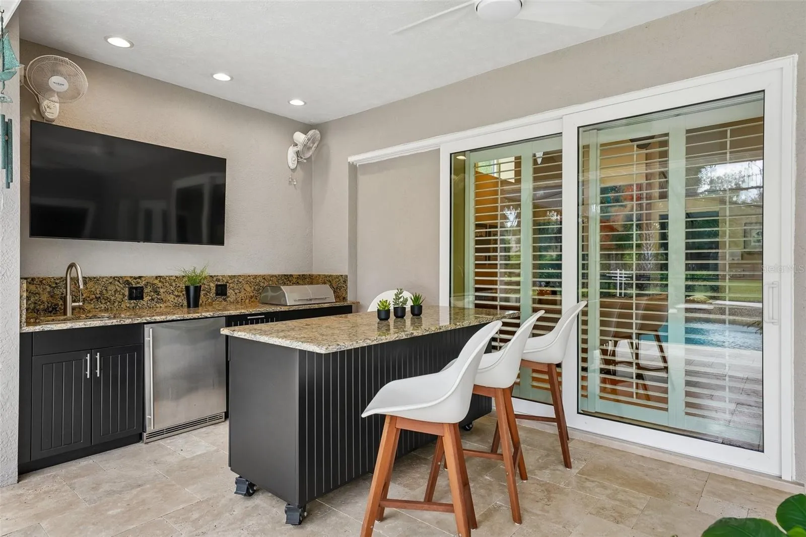 Outdoor Kitchen