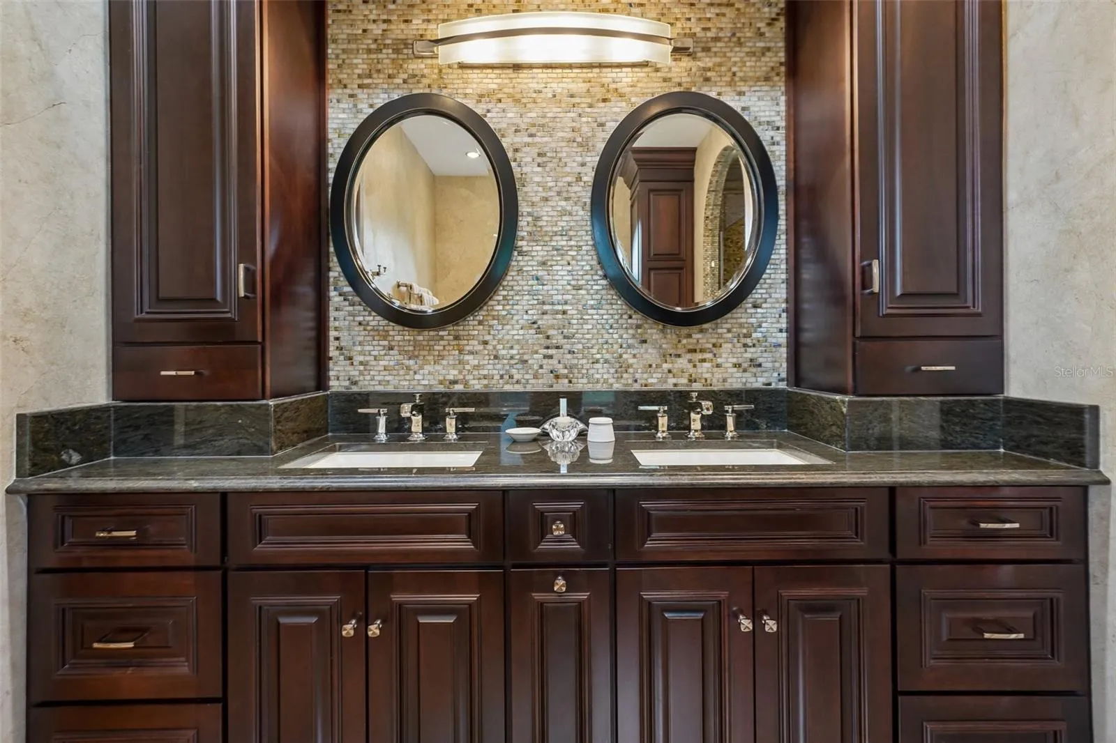Primary En-suite Bathroom