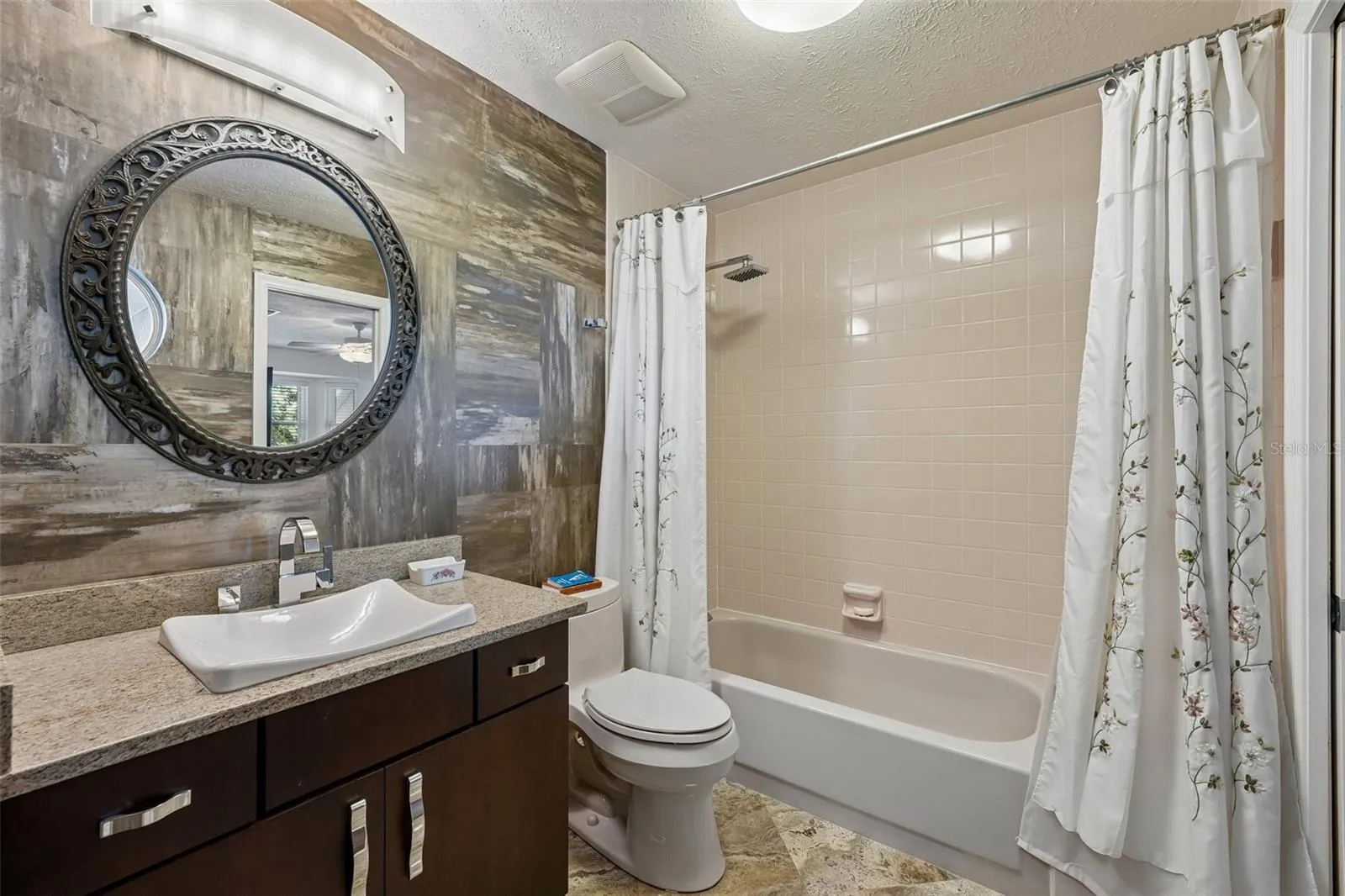 En-suite Bathroom 3