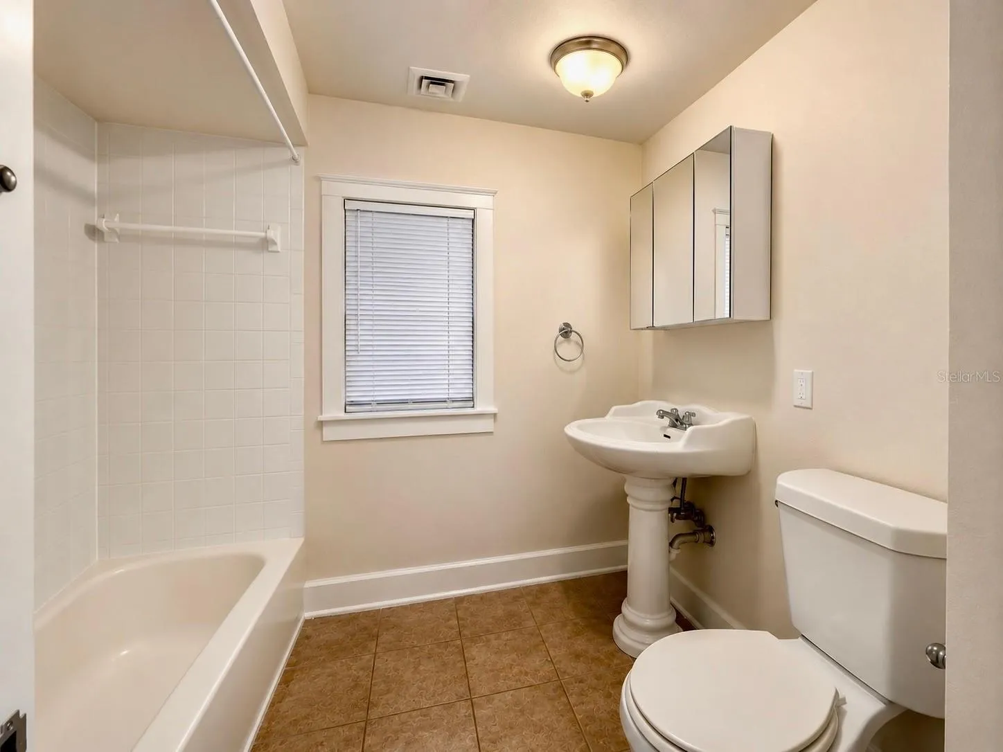 en-suite bathroom for bedroom 1