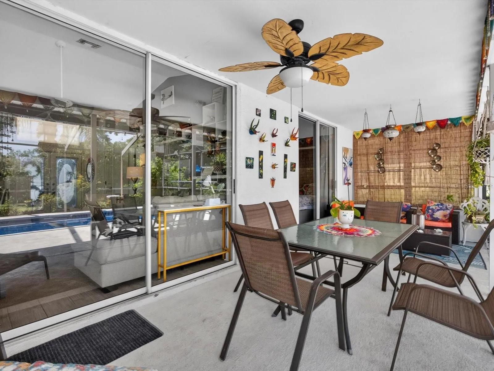 Covered and Screened Lanai Space