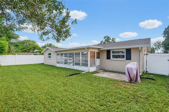 Lovely Fenced Rear Yard
