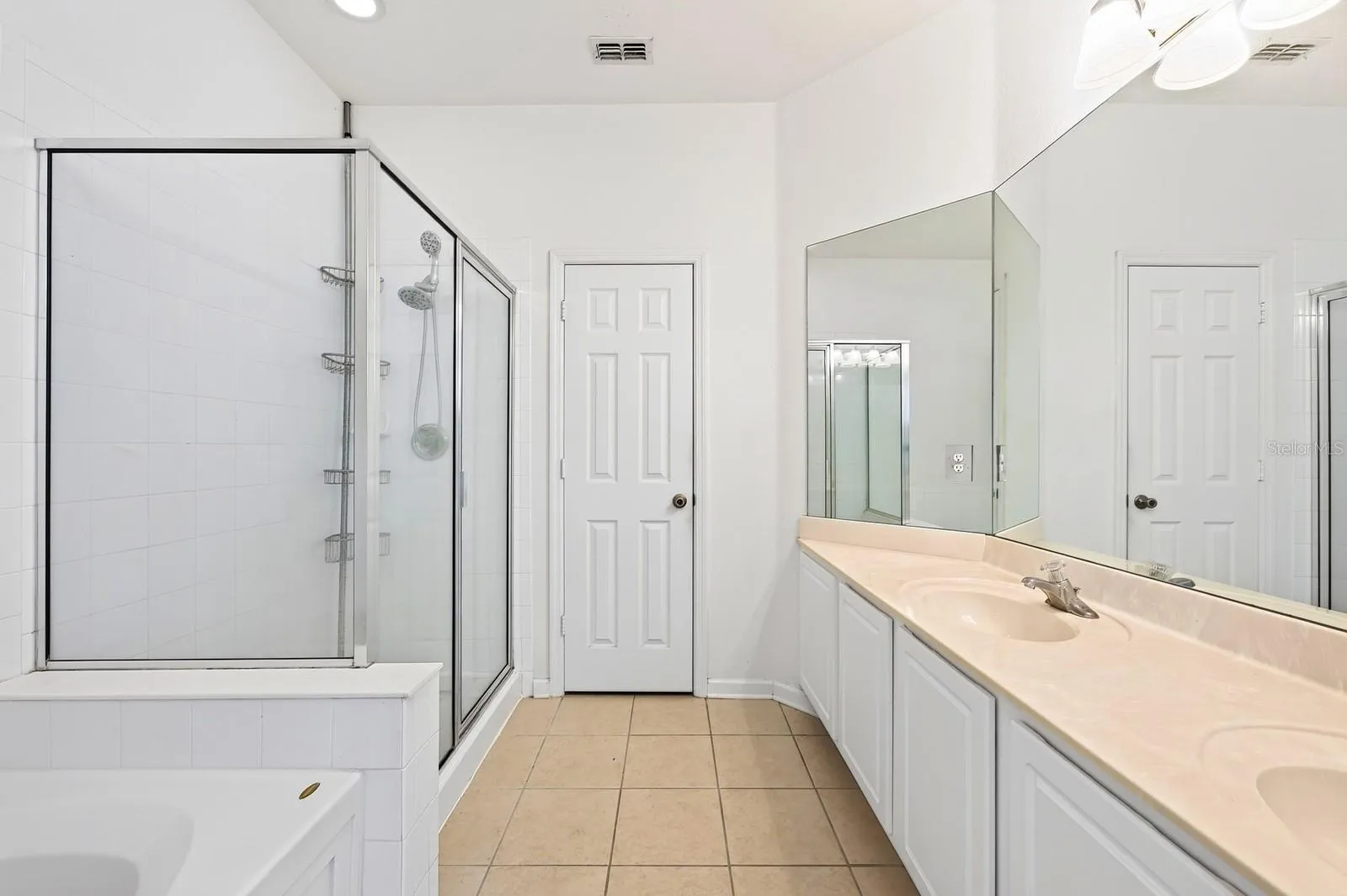 Primary en-suite bath.