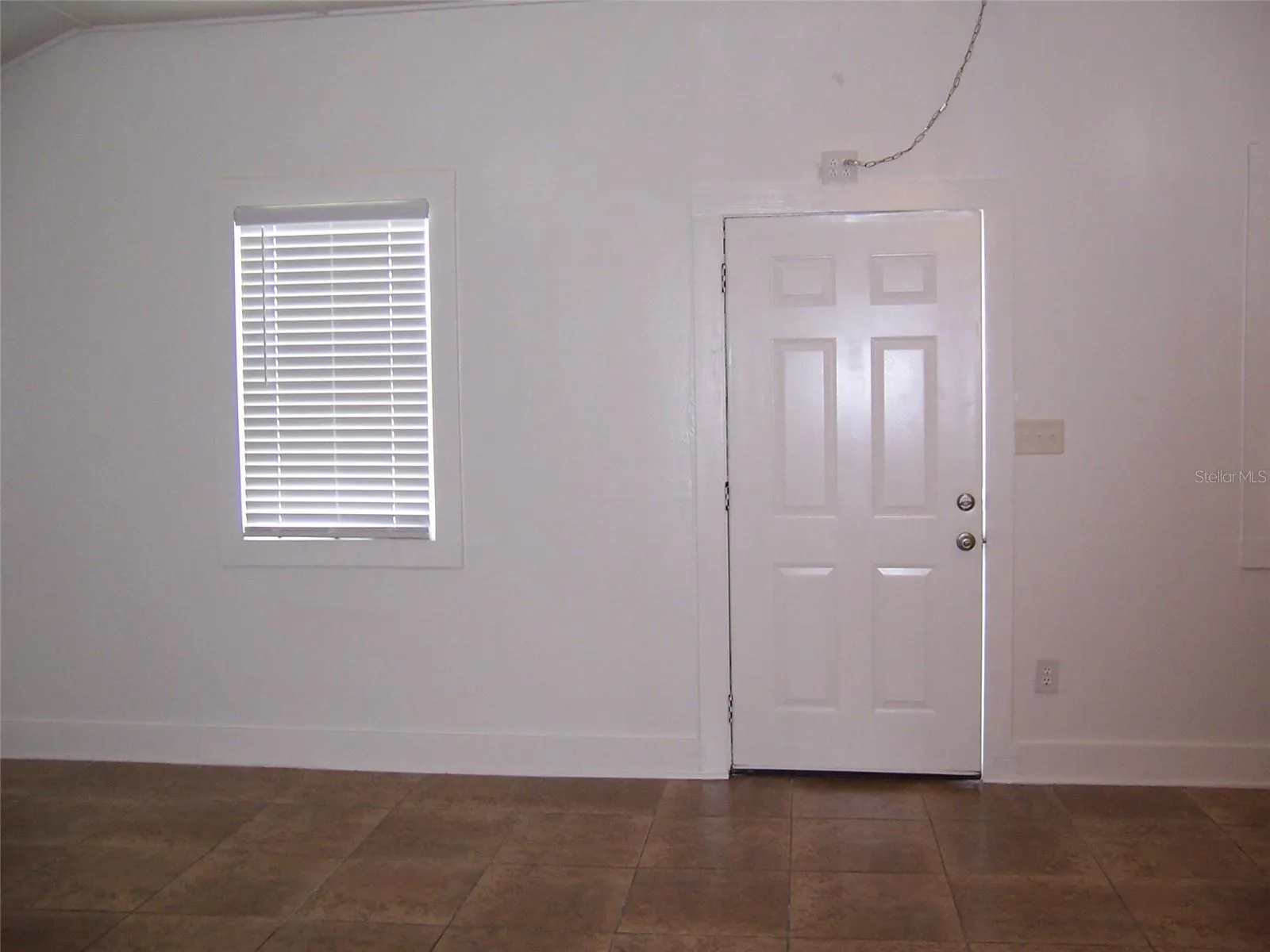 TILE FLOOR IN GREAT ROOM