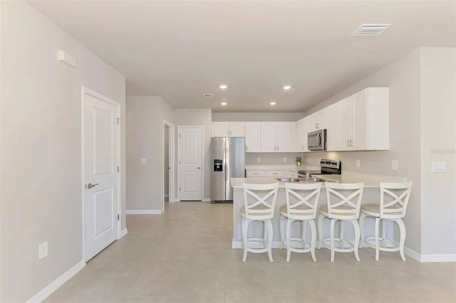 KITCHEN ISLAND AREA