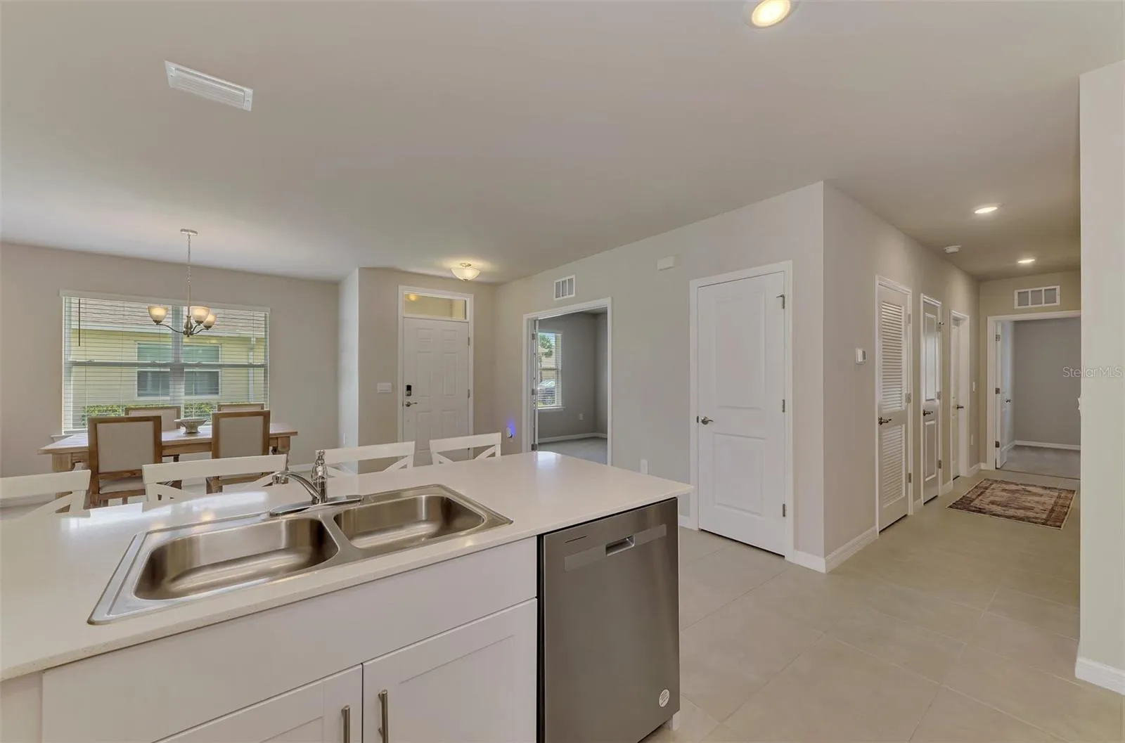 OPEN AREA/DINING ROOM