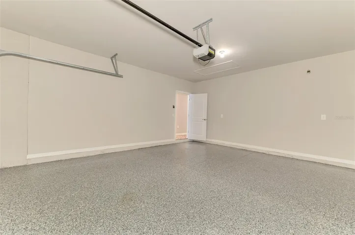 2 CAR GARAGE/NEW EPOXY FLOOR