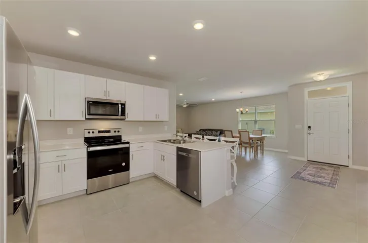 OPEN AREA KITCHEN/FLORIDA ROOM