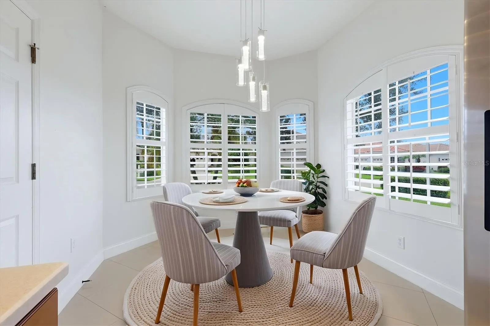 Dinette/Casual Dining