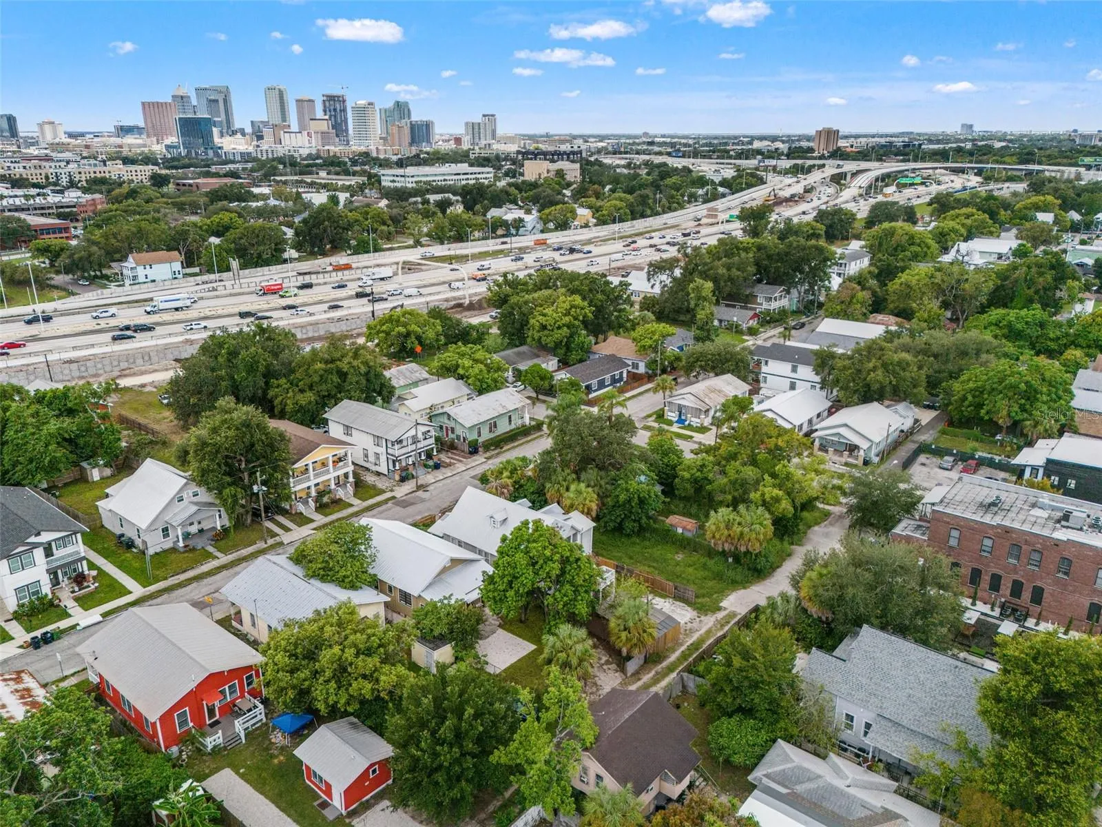 2 miles to the center of downtown Tampa