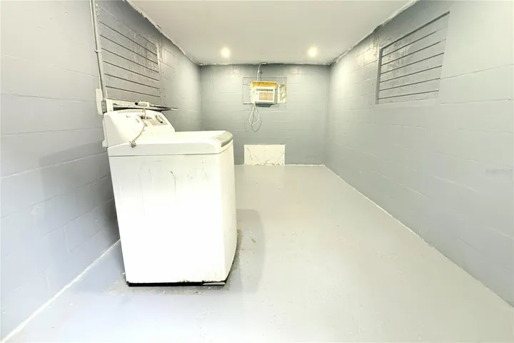 INTERIOR LAUNDRY ROOM/GYM/MAN CAVE