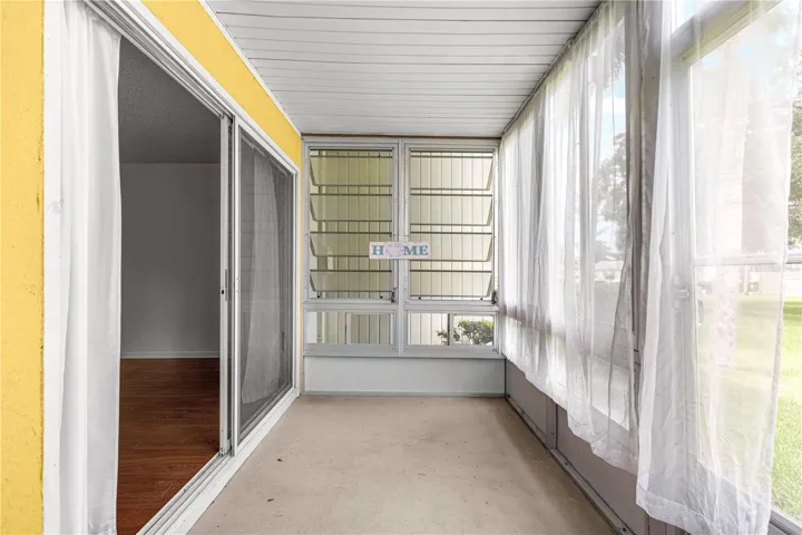 enclosed sun room