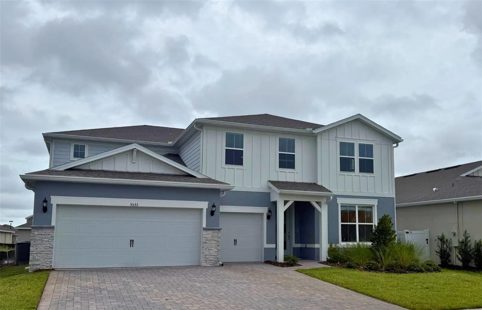 Actual home photo. Colors, finishes, textures and options may appear differently in person due to variations in monitors and viewing devices.