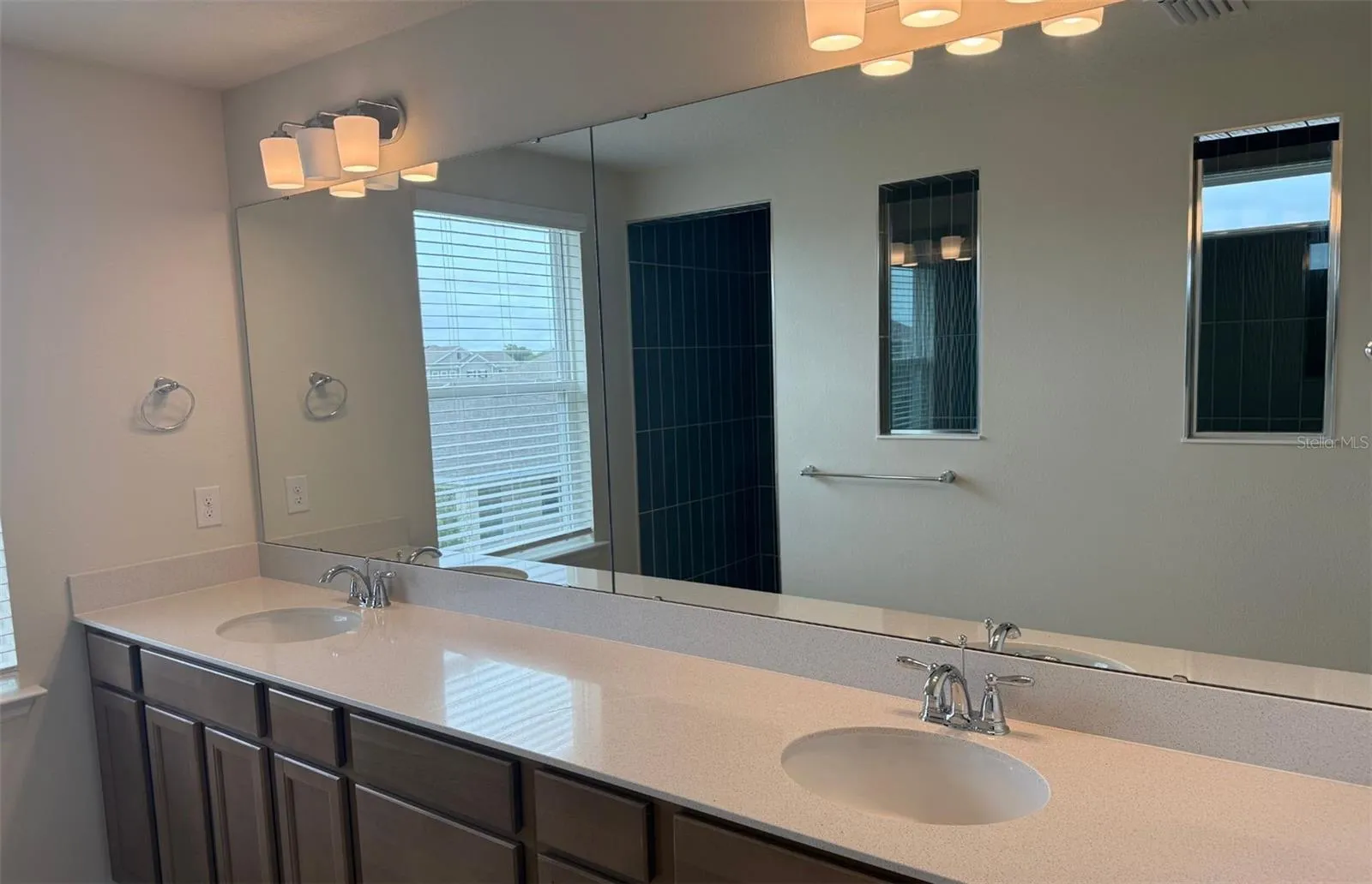 Actual home photo. Colors, finishes, textures and options may appear differently in person due to variations in monitors and viewing devices.