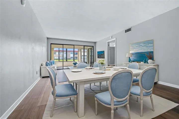 Virtually staged dining room
