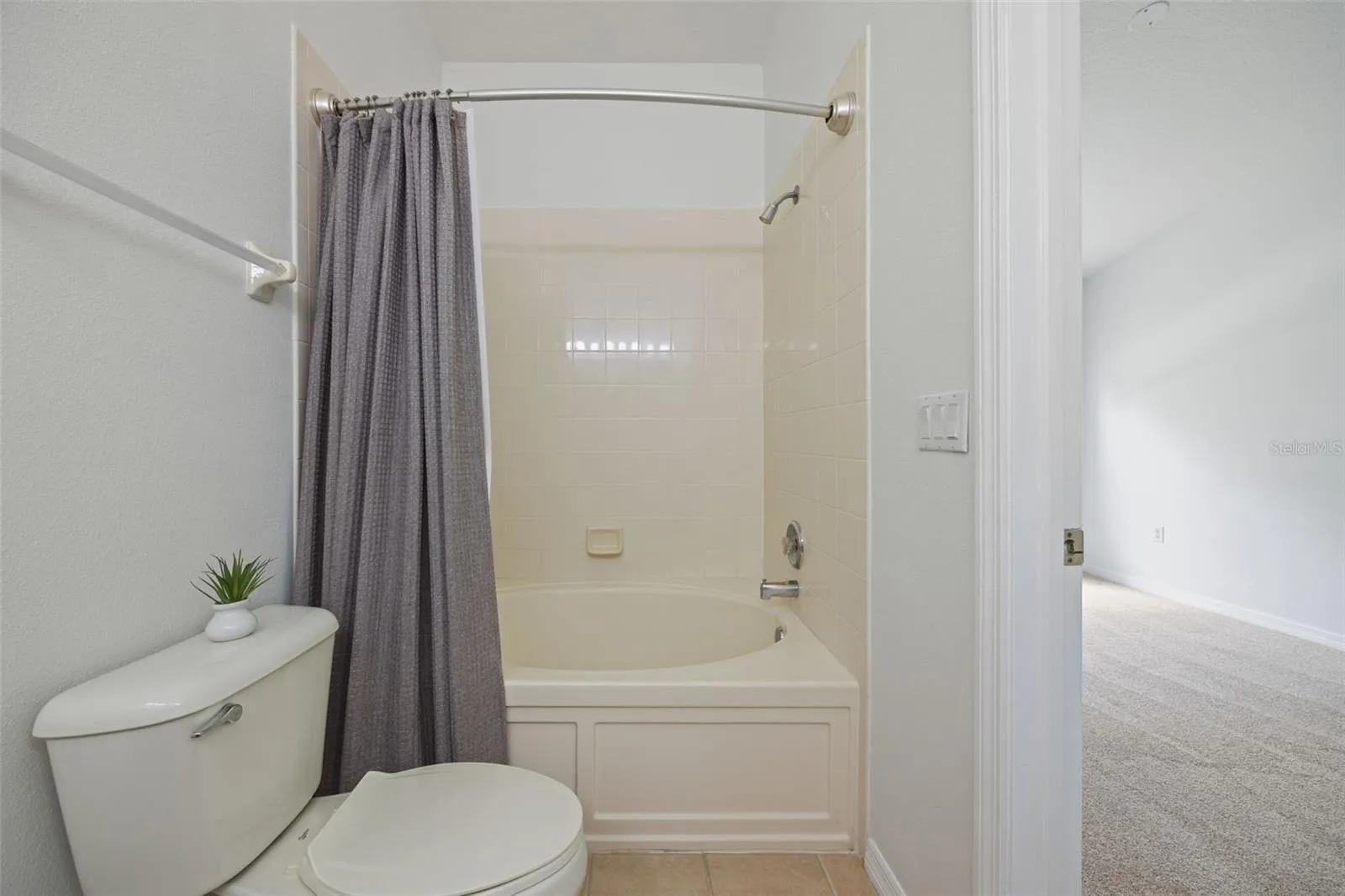 Primary Bath with Garden Tub