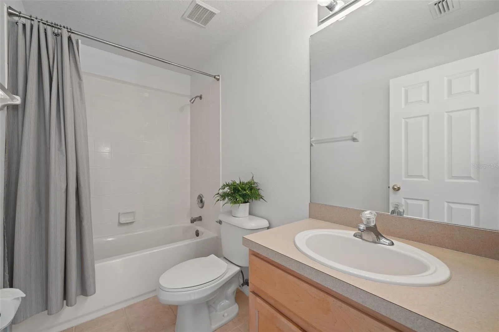 2nd Full Bath w/Tub and Shower