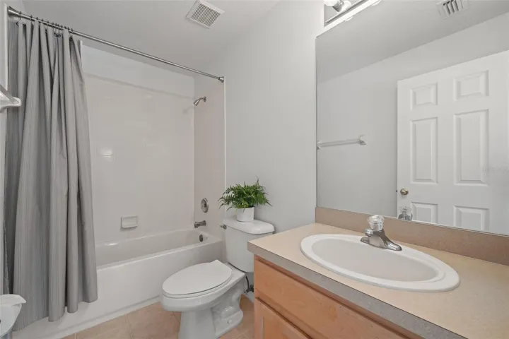 2nd Full Bath w/Tub and Shower