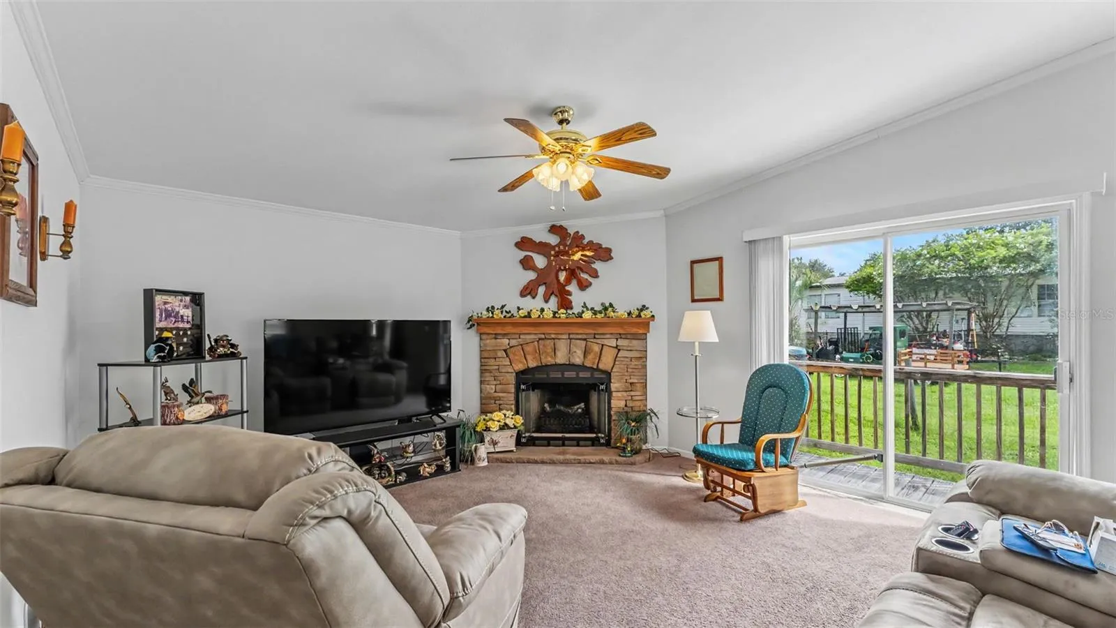 2nd family/living room