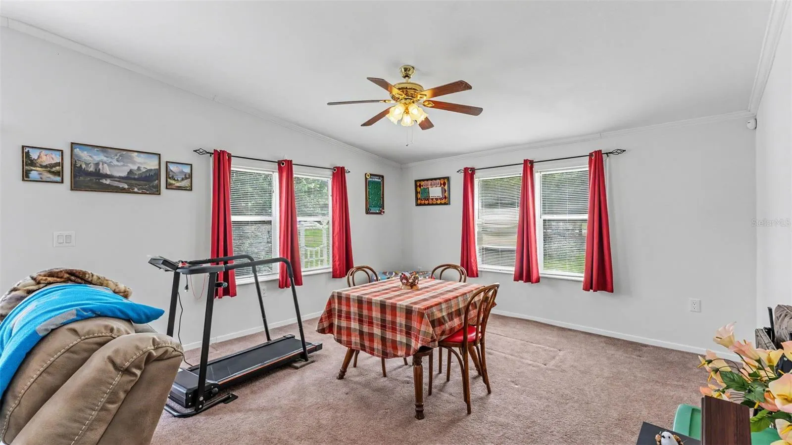 2nd family/living room