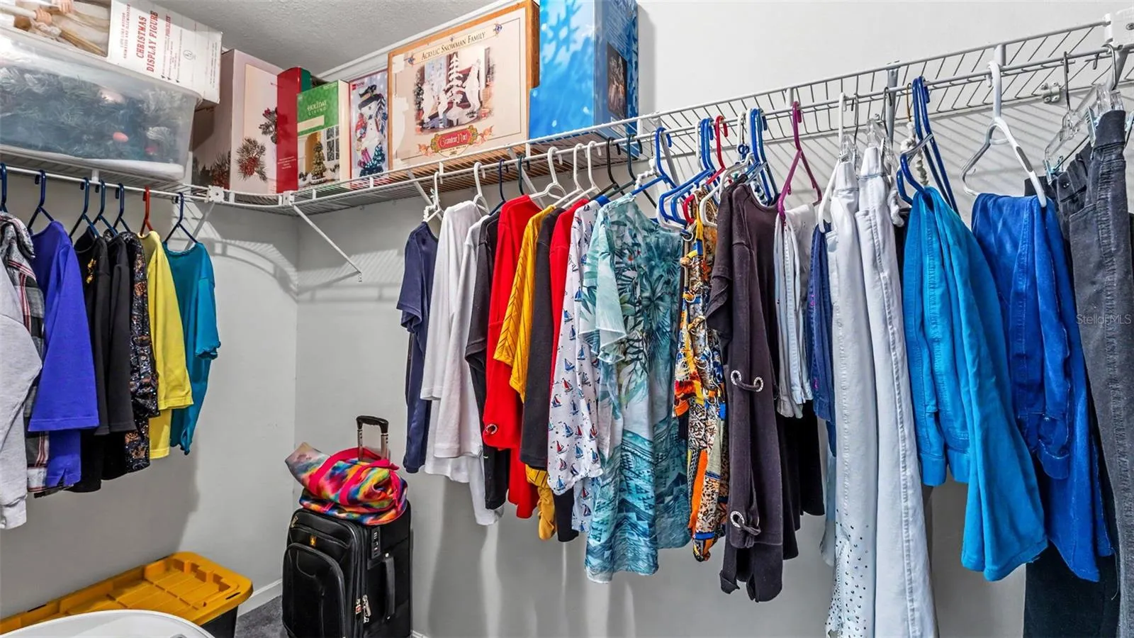 primary walk in closet