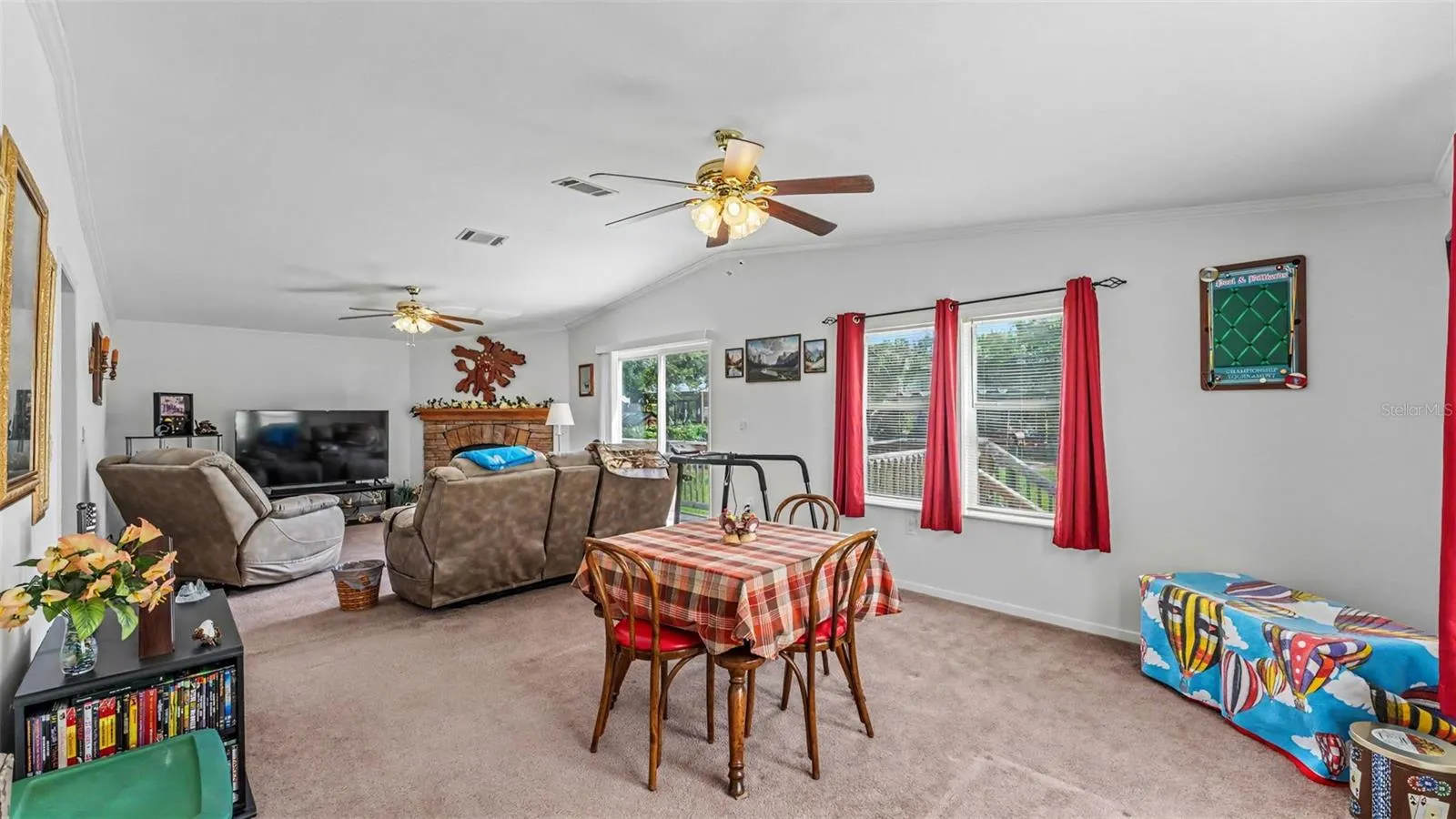 2nd family/living room