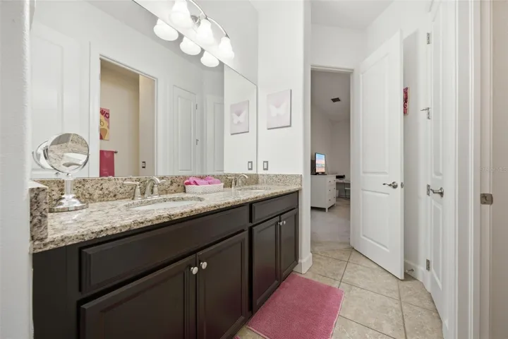 Jack & Jill Bath