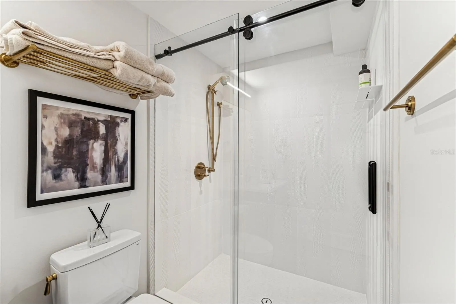 Bathroom 4 /First Floor