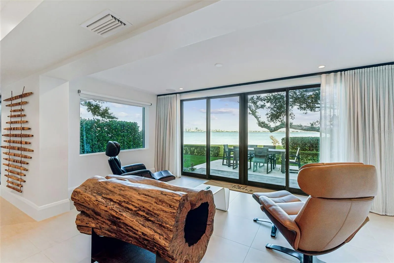 First Floor/View