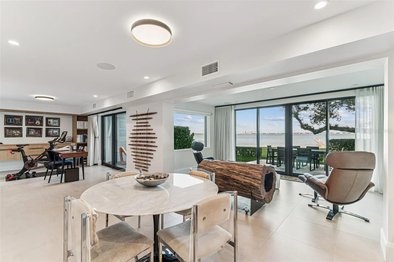 First Floor/View