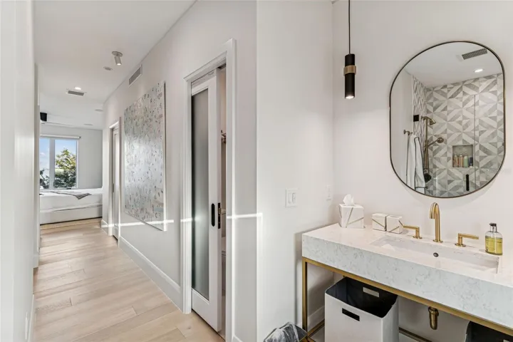 Bathroom 2 Third Floor