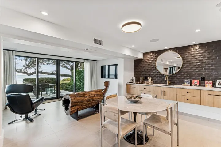 First Floor/View