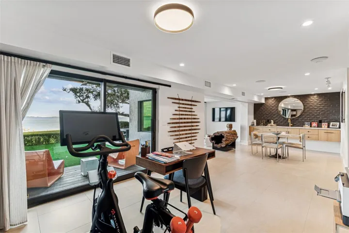 First Floor/View
