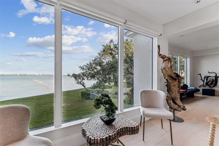 First Floor/View