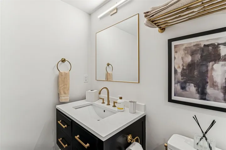 Bathroom 4 / First Floor