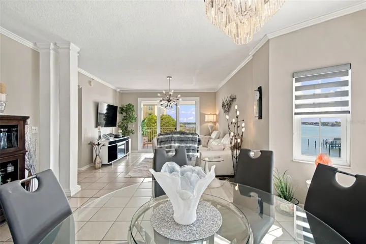 Living room - Dining room