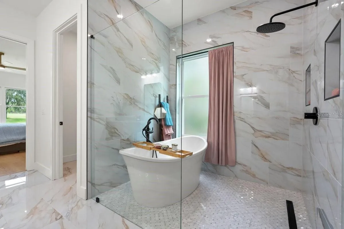 Primary Suite: Bathroom
